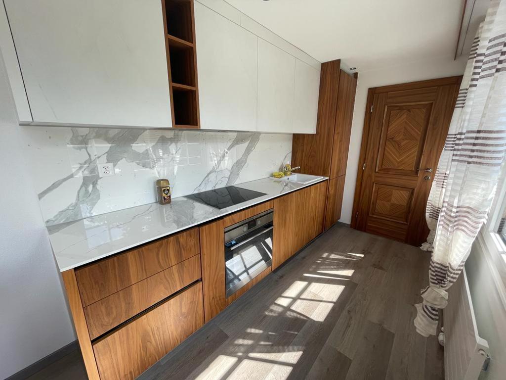 Moderne Einzigartige Wohnung In 阿尔特多夫 外观 照片